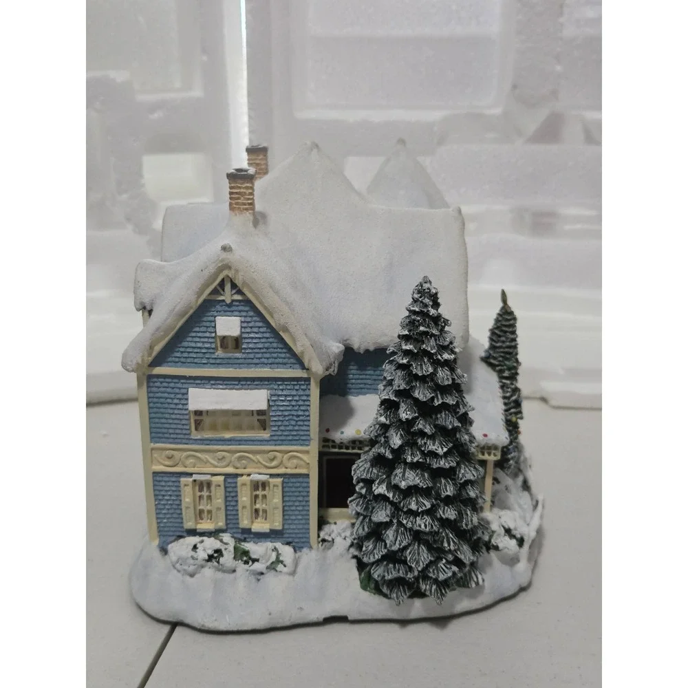 Thomas Kinkade Hawthorne Village Holiday Bed and Breakfast Christmas Sculpture
